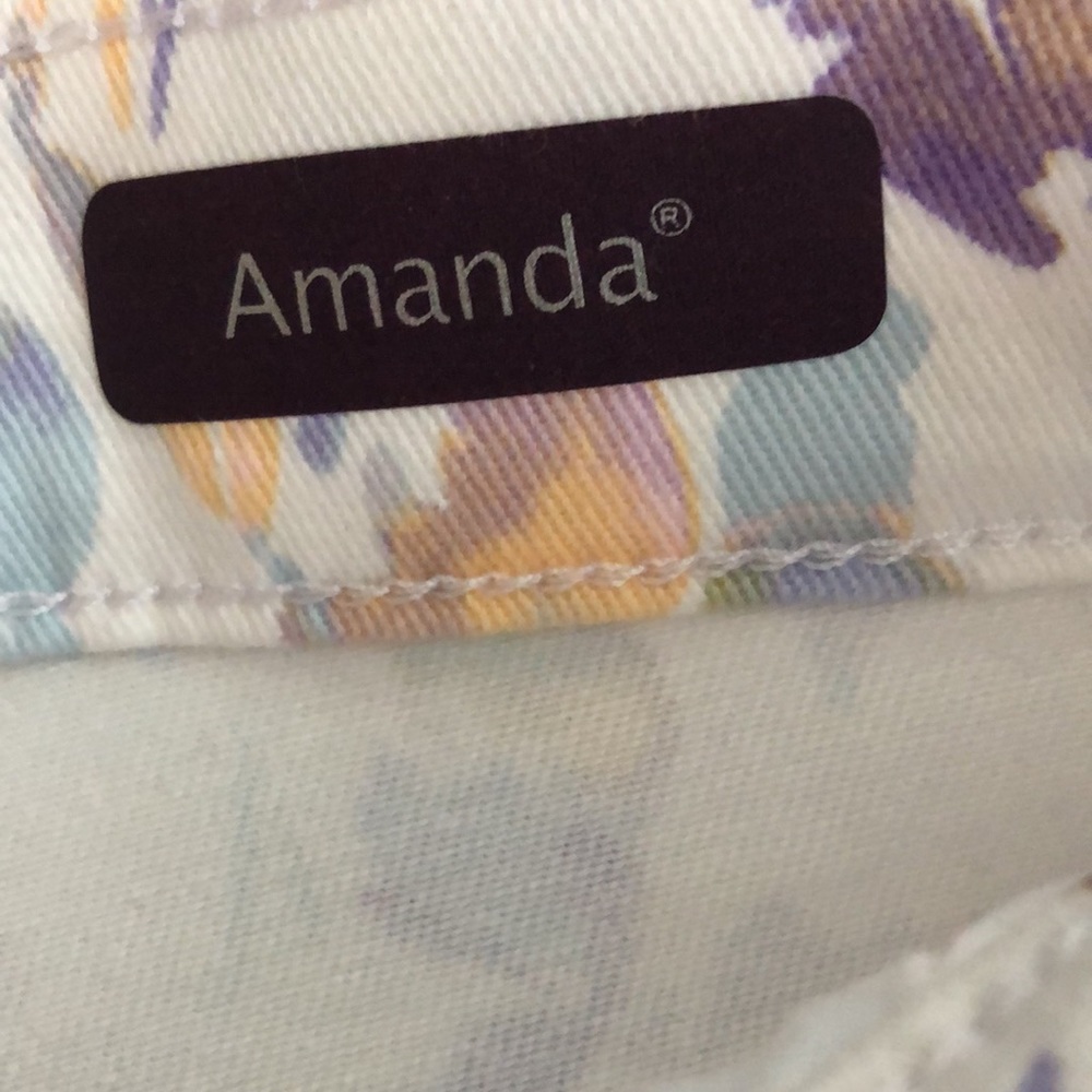 Gloria Vanderbilt Capris Jean AmandaVintage White Floral NWT - Picture 5 of 11